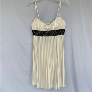 Tank top dress with black lace detail